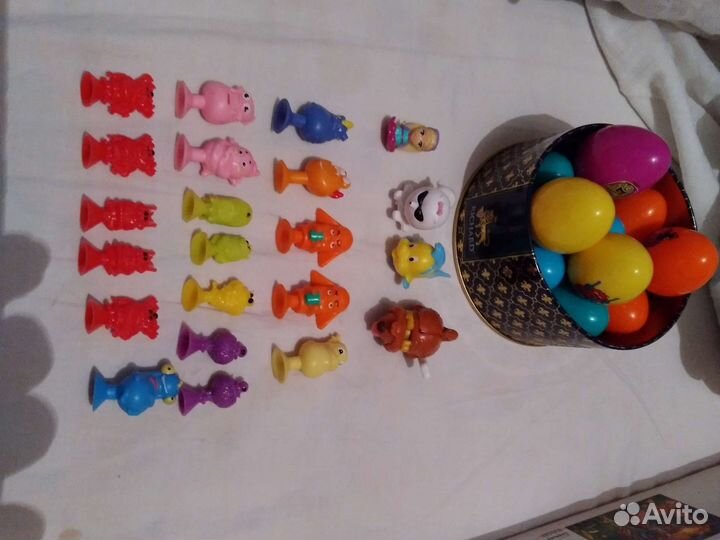 Игрушки из киндера, прилипалы