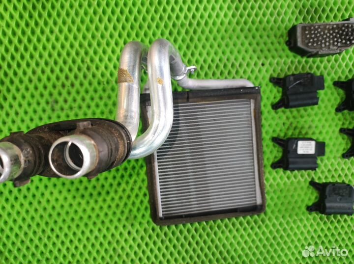 Моторчик отопителя салона Volkswagen Golf Plus