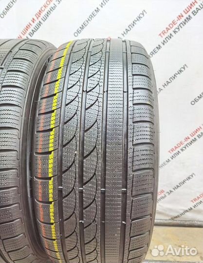 Tracmax Ice-Plus S210 235/55 R17 103S