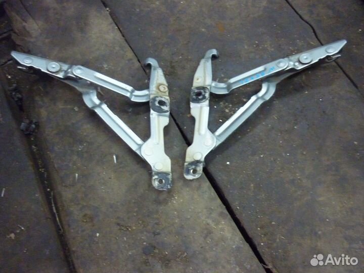 Петля крышки багажника на фольксваген пассат б5+