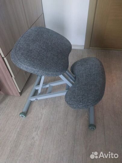 Ортопедический наклонный стул