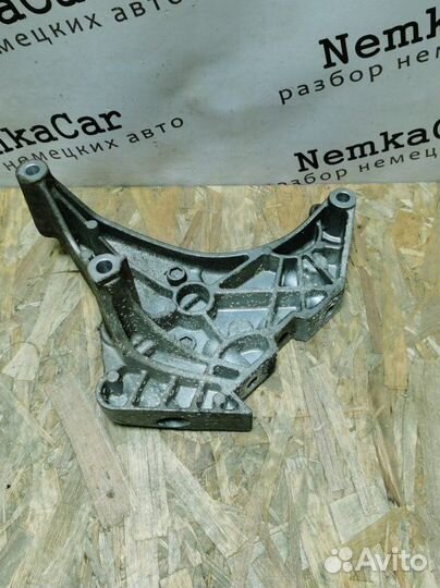 Кронштейн двигателя Volkswagen Tiguan 5N1 cbab