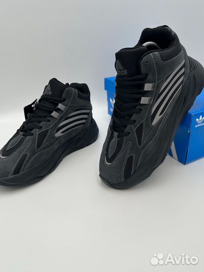 Кроссовки adidas зимние