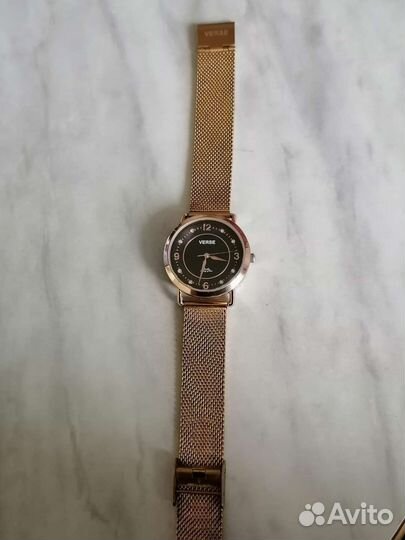 Часы кварцевые женские