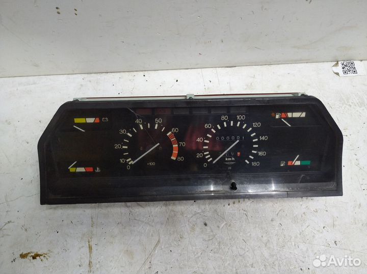 Панель приборов Москвич 2141