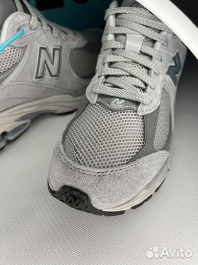 New balance 2002r