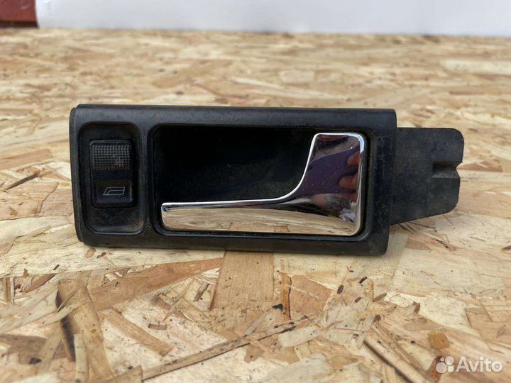 Ручка двери внутренняя правая audi 100c4