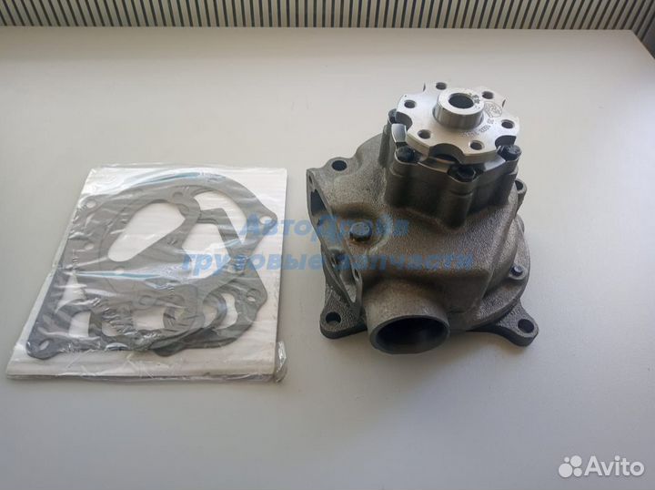 Помпа Мерседес 814 OM356 OM382 OM366