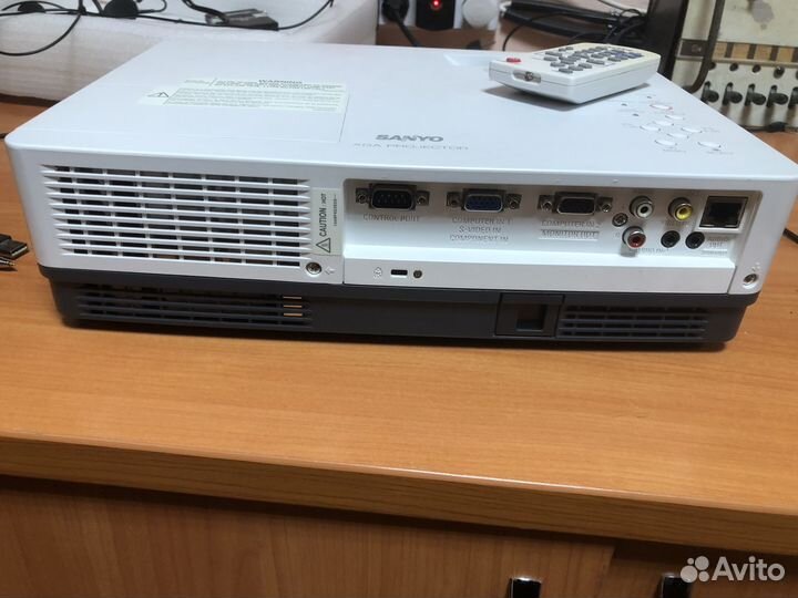 Проектор Sanyo