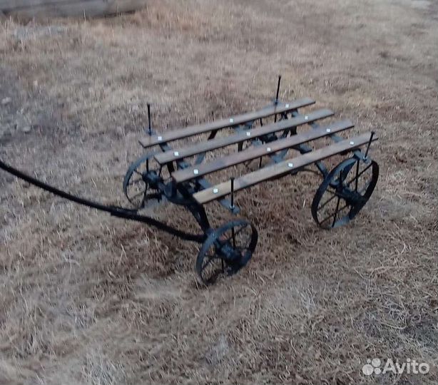 Садовая кованая тележка