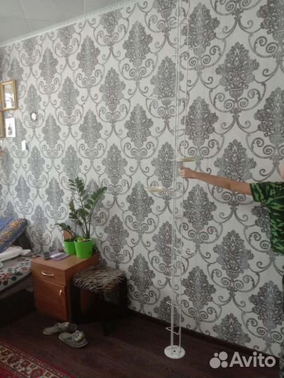 Стойка для цветов