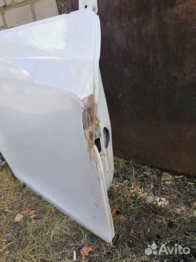 Дверь на авто