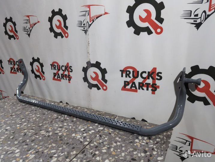 Подножка Mercedes Actros