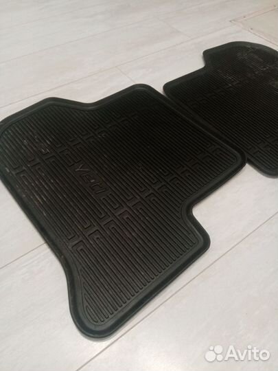 Автомобильные коврики резиновые