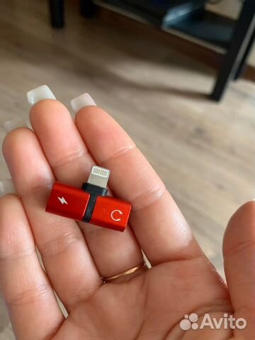 Разьем для наушников и зарядки iPhone