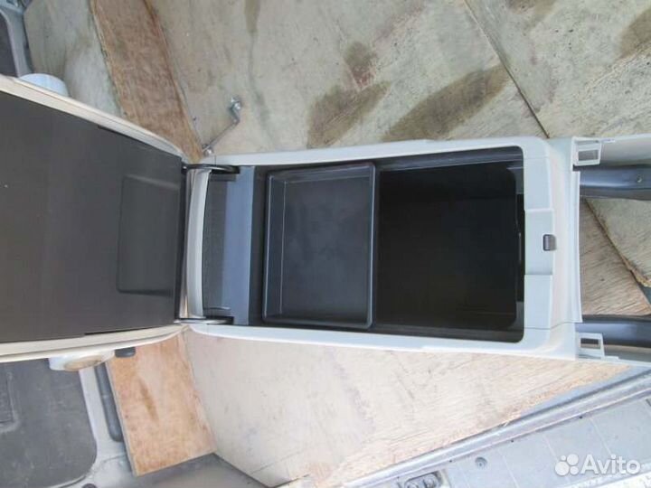 Бардачок между сиденьями Toyota Camry ACV45 2AZ-FE