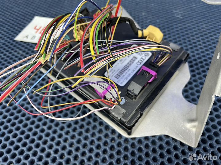 Блок управления бортовой сети Touareg 2010-2018