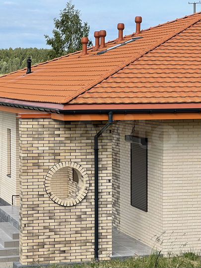 Дом 225 м² на участке 55 сот.