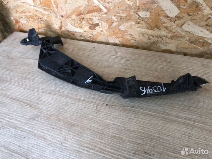 Крепление бампера переднее левое Porsche Macan