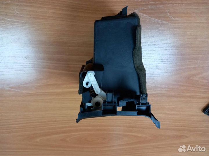 Бардачок Honda Cr-V RD8 K20A4 2005