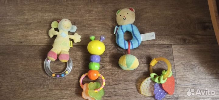 Развивающие игрушки для малышей пакетом бу