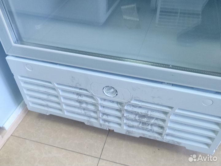 Холодильный шкаф