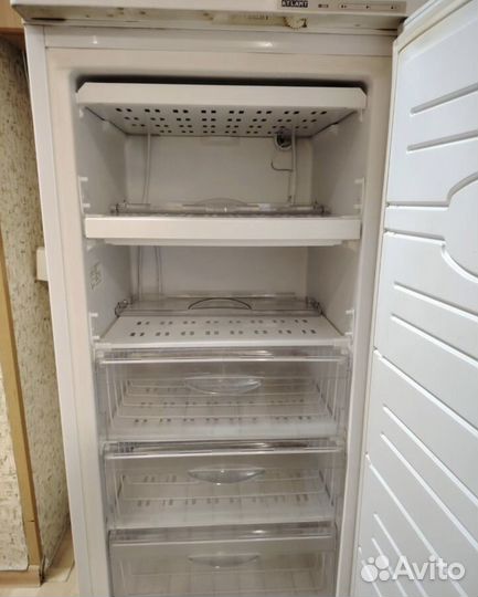 Морозильный шкаф