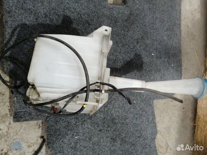 Бачок омывателя Nissan Liberty RM12