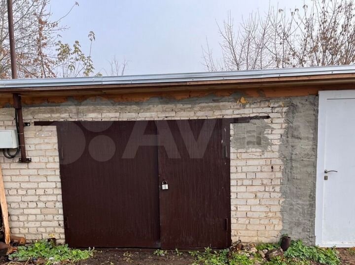 Гараж, > 30 м²