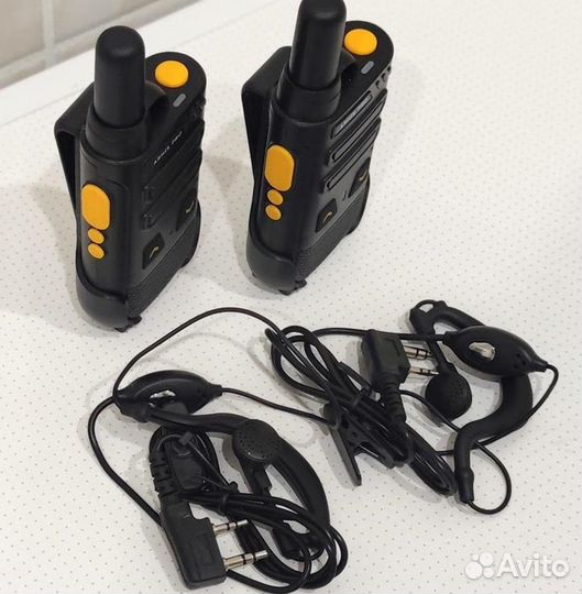 Рация-радиостанция с гарнитурой-наушником