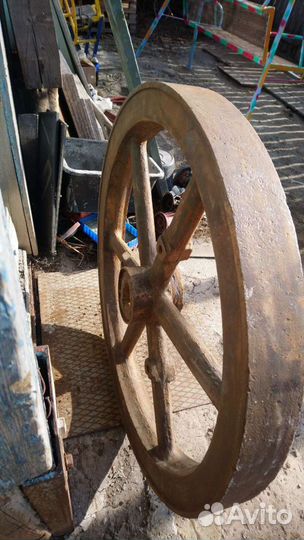 Маховик от парового трактора