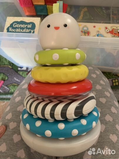 Игрушка 2в1 ELC Пирамидка 145794