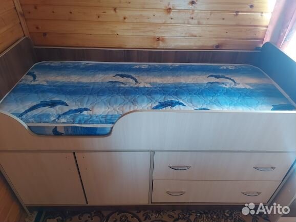 Детская кровать с матрасом и ящиками