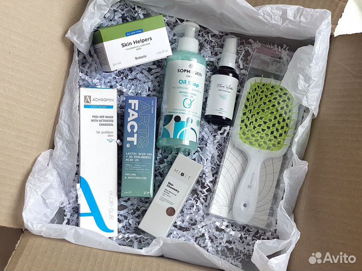 Beauty-бокс с косметикой и расческой