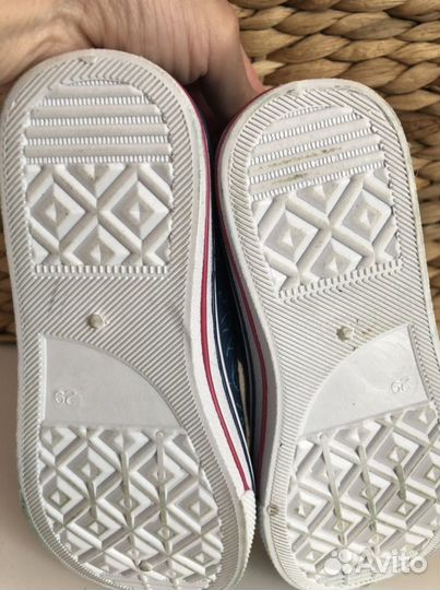 Продам новые кеды