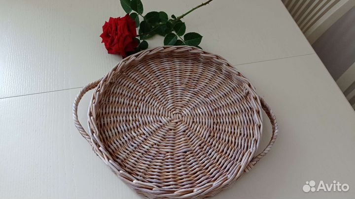Плетеный поднос