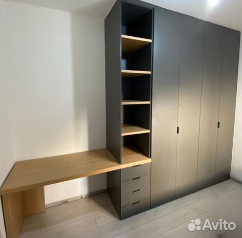 Рабочая зона у окна