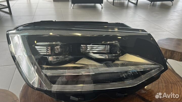 Фары Volkswagen Transporter T6