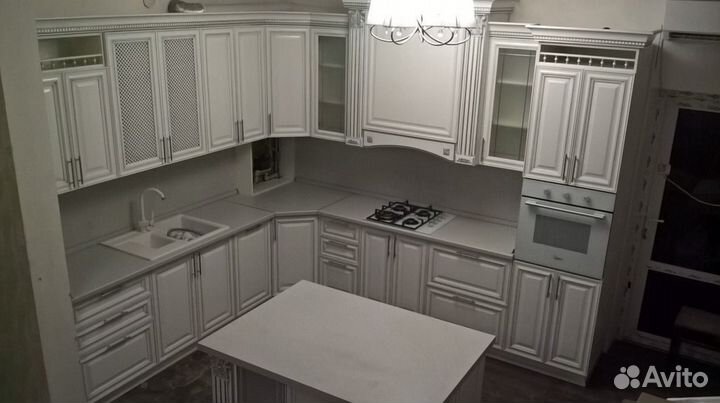 Кухонный гарнитур массив