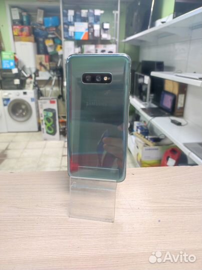 Samsung Galaxy S10e, 6/128 ГБ