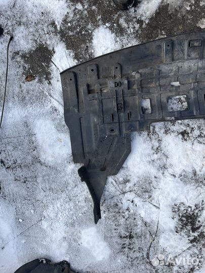 Пыльник двигателя центральный Opel Mokka I