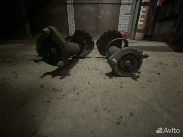 Задние стойки амортизатора toyota venza 2013