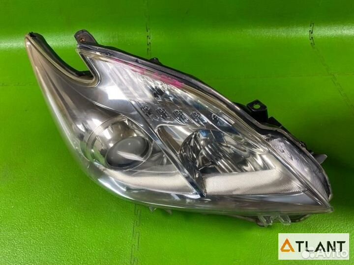 Фара передняя правая toyota prius