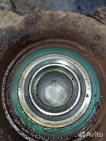 Ступица задняя левая Audi A4 B6 универсал AMB 2004