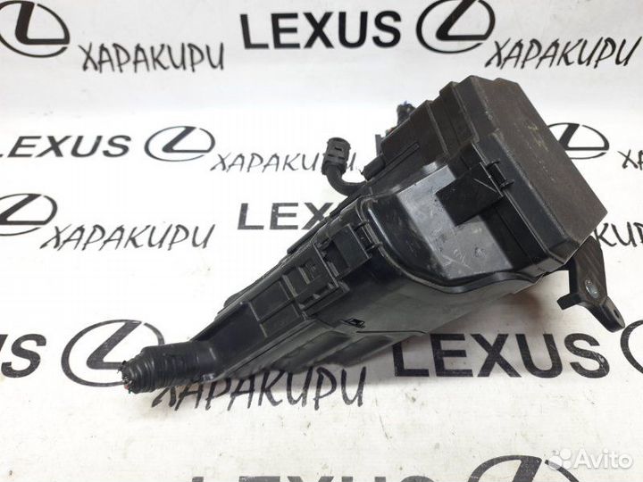 Блок предохранителей под капот Lexus Rx4 Rx200T