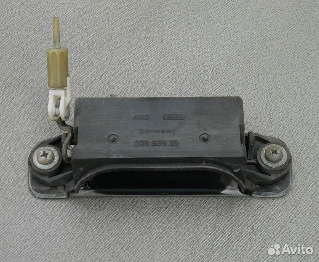 Ручка двери зад. лев. наружная Audi 80 B3