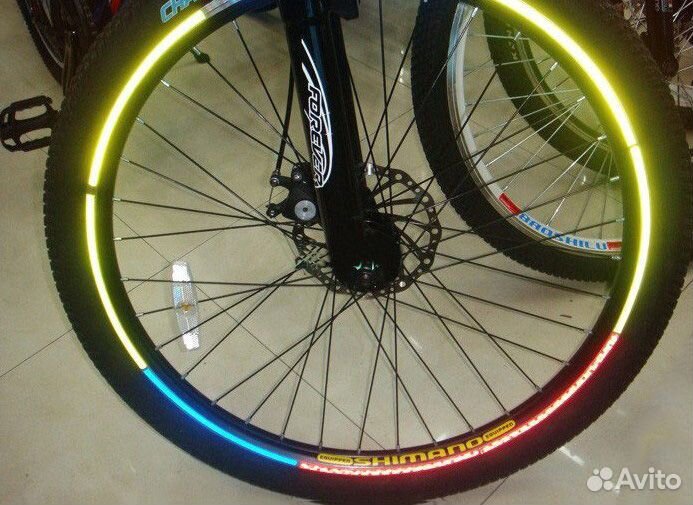 Наклейка светоотражающая на обод колеса