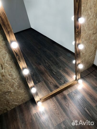 Зеркало с лампочками