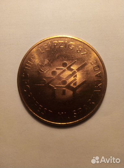 Коллекция медалей ГДР и фотоаппарат Zenit -E