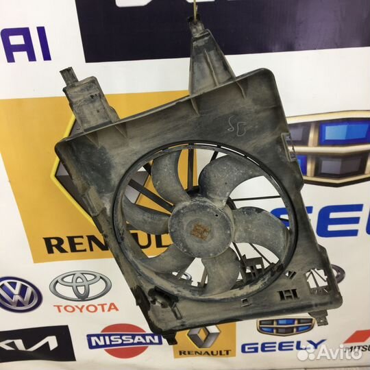 Вентилятор радиатора охлаждения двигателя диффузор